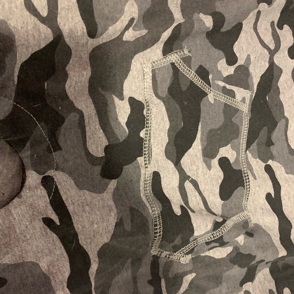 *NWT*Baby Boy Camouflage Romper - Picture 2 of 3